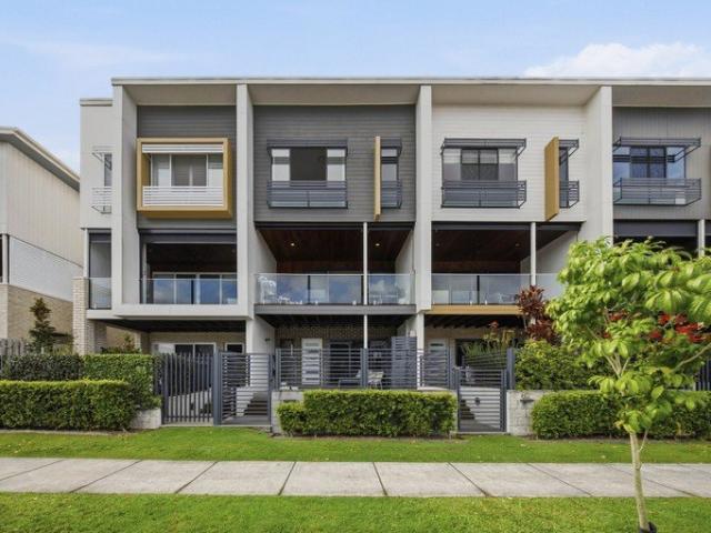 Townhouse for sale in Toombul, Queensland