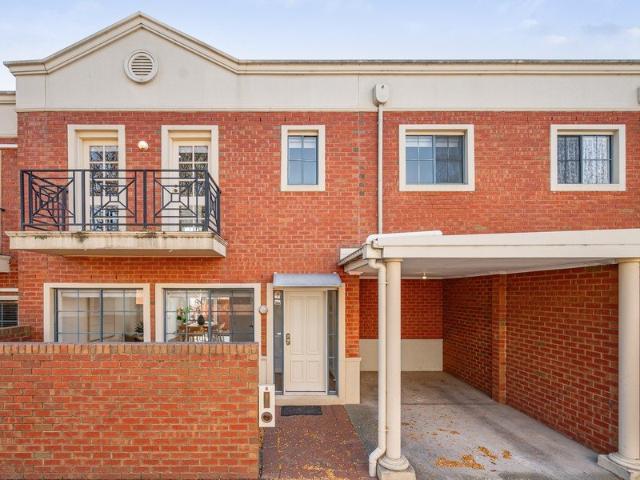 Townhouse for sale in Camerons Creek, Victoria