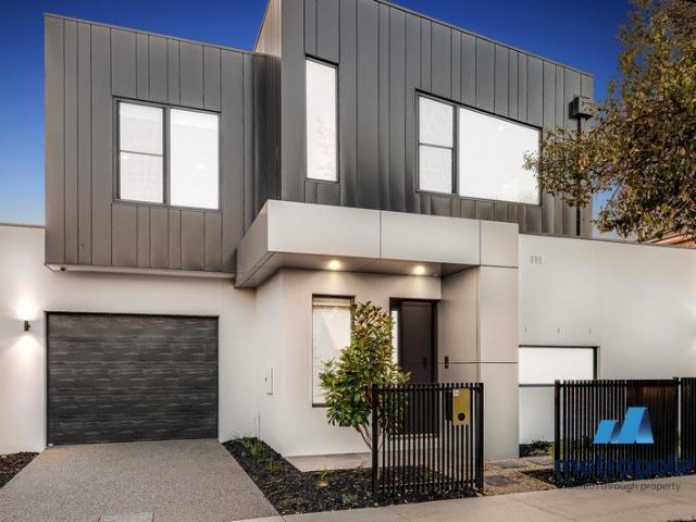 Townhouse for rent in Camerons Creek, Victoria