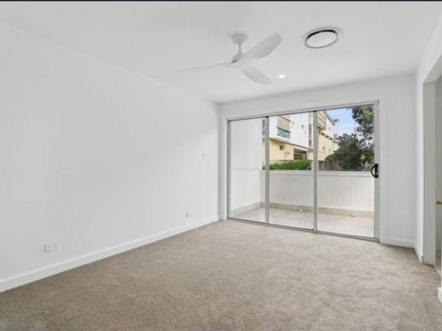 Townhouse for rent in Toombul, Queensland