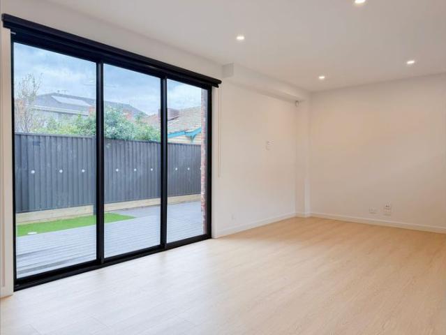 Townhouse for rent in Camerons Creek, Victoria