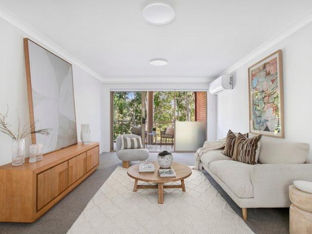 Apartment for sale in Lower North Shore, Sydney