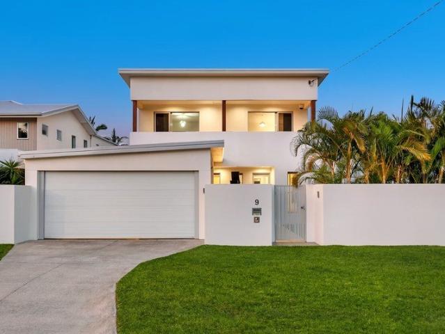 House for sale in Paradise Point, Gold Coast City