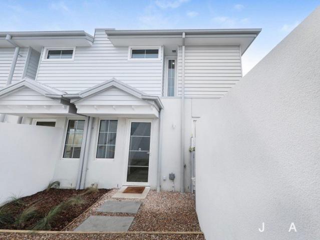 Townhouse for rent in Camerons Creek, Victoria
