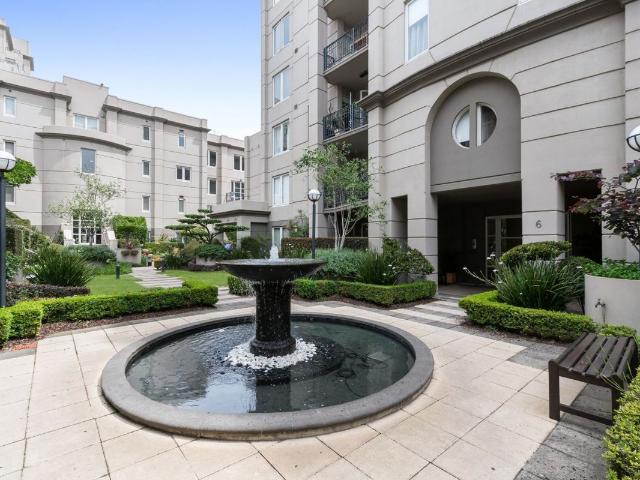 Apartment for rent in East Melbourne