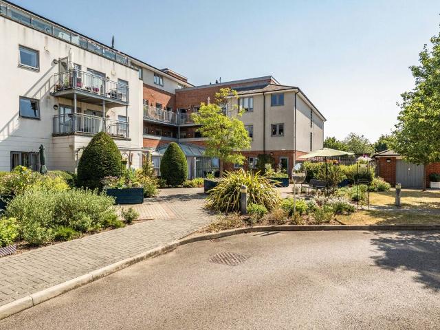 Apartment for rent in Eastleigh, Helford