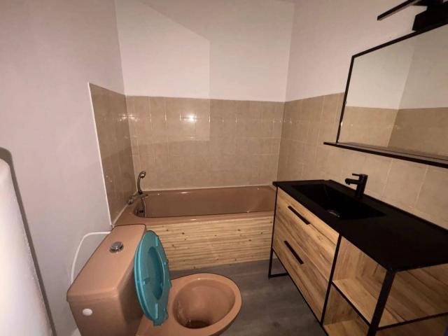 Studio location à Centre-ville, Sorgues