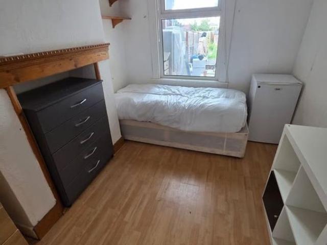 House for rent in Benhilton, Greater London