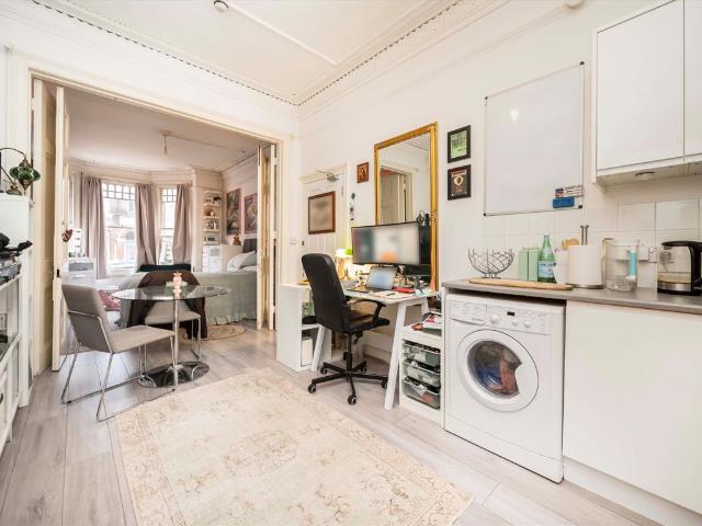 Apartment for rent in Highbury, Greater London