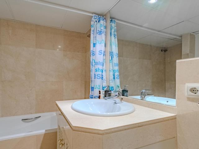Apartamento en alquiler en Honda Cavada, Costa del Sol Occidental