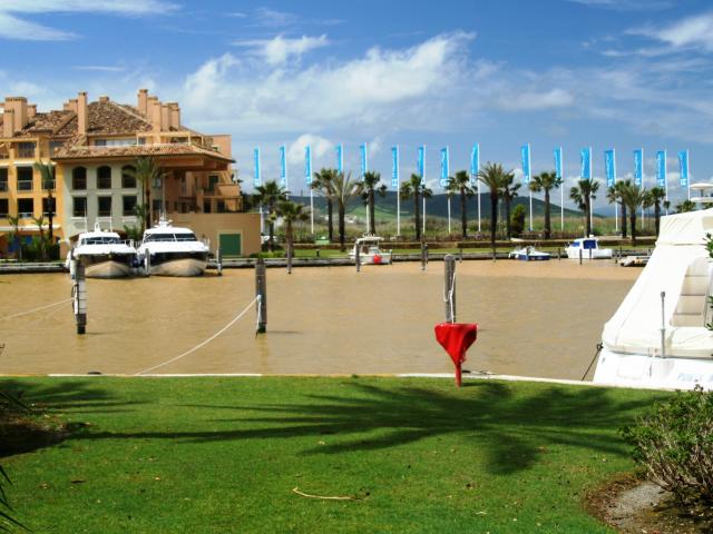 Apartamento en alquiler en Honda Cavada, Costa del Sol Occidental