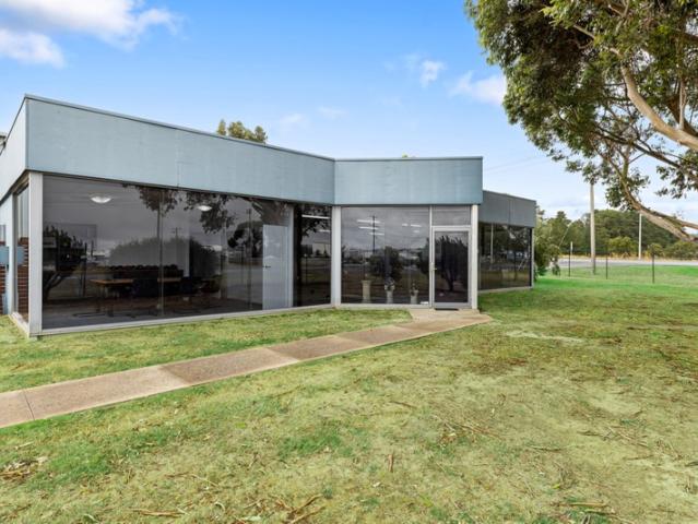 Warehouse for sale in Ballarat, Victoria