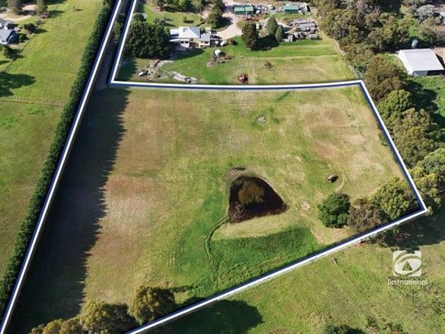 Land for sale in Mount Taylor, Victoria