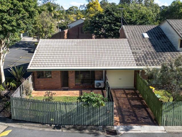 Townhouse for rent in Toombul, Queensland