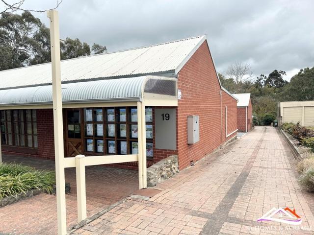 Retail for rent in Birdwood, South Australia