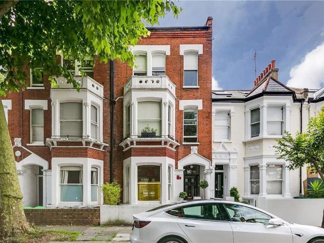 Apartment for rent in Brook Green, Greater London