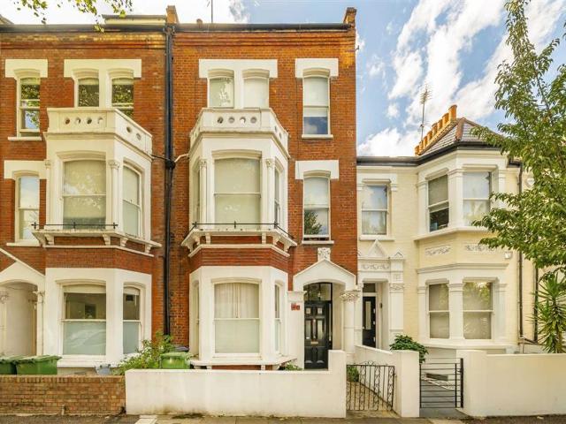 Apartment for rent in London Borough of Hammersmith and Fulham, Greater London
