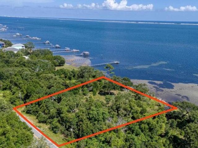 Land for sale in Gulf Breeze
