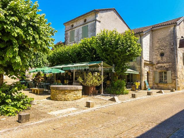 Maison vente à Nontron, Bourdeilles