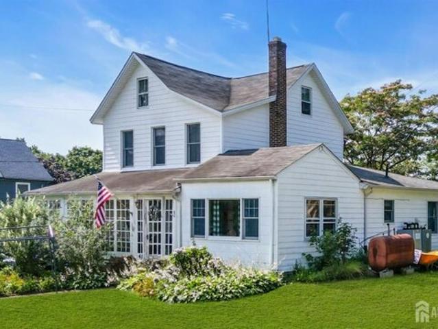 House for sale in Atlantic Highlands, New Jersey