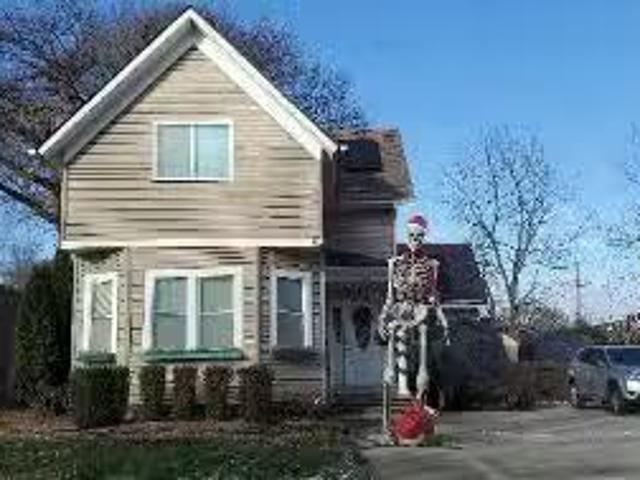 House for sale in Macomb