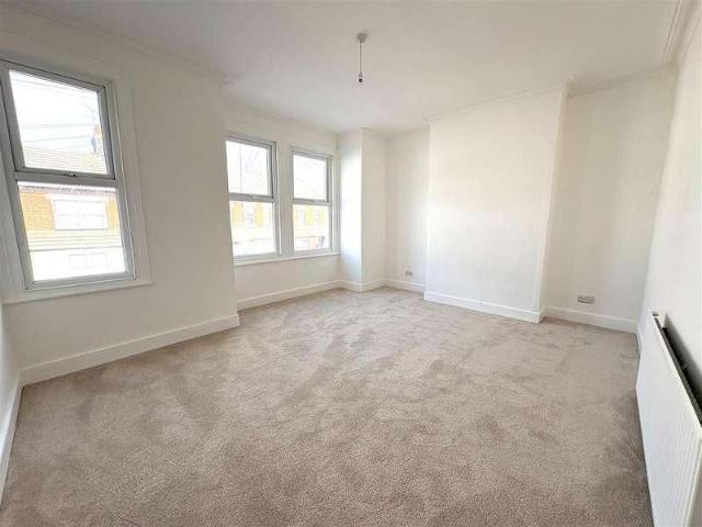 House for rent in Southend City Centre Neighbourhood, Alton Barnes