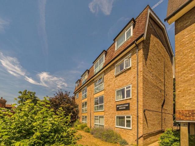 Apartment for rent in Surbiton, Greater London