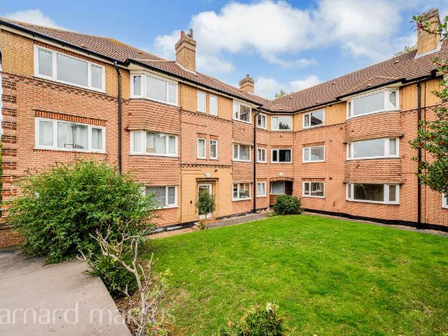 Apartment for rent in Oakhill, Greater London
