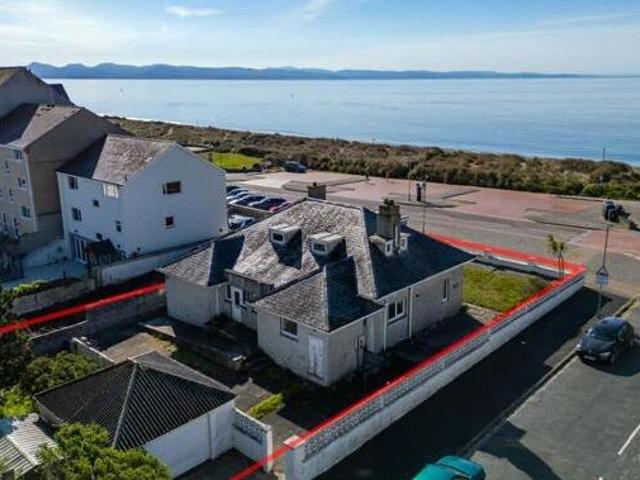 House for sale in Pwllheli, Wales
