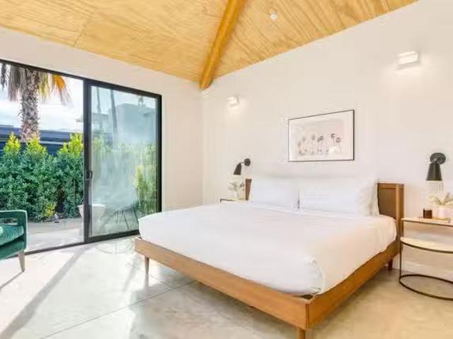 Apartment for rent in Palm Springs, California