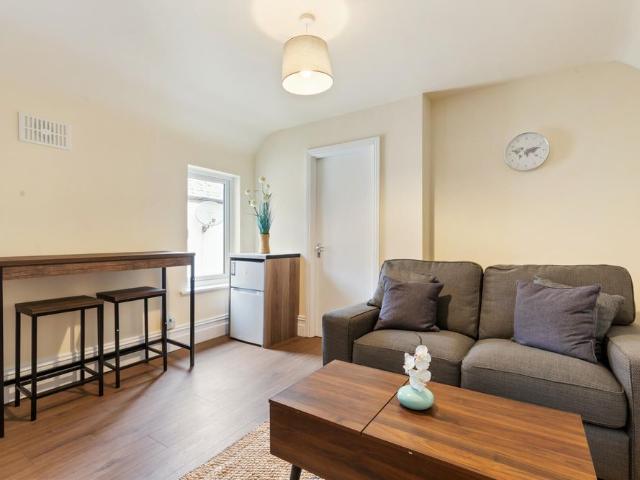 Apartment to rent in Bluebell, North Tipperary
