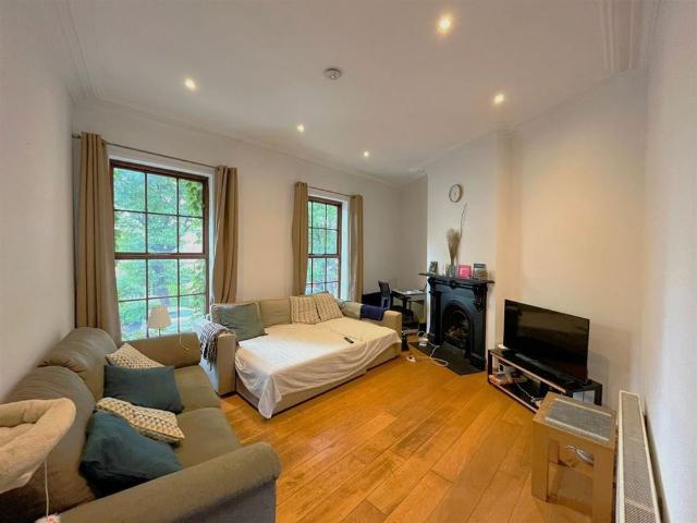 Apartment to rent in Bluebell, North Tipperary
