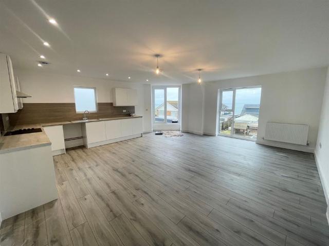 Apartment for rent in Peacehaven, Iford
