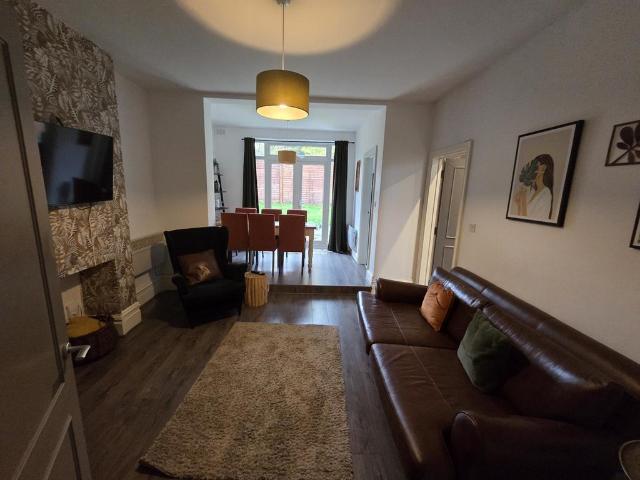 Apartment for rent in London Borough of Croydon, Purley