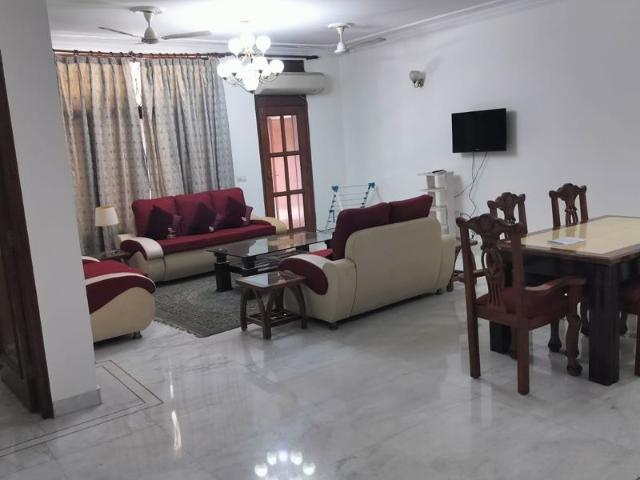 Villa for rent in Deri