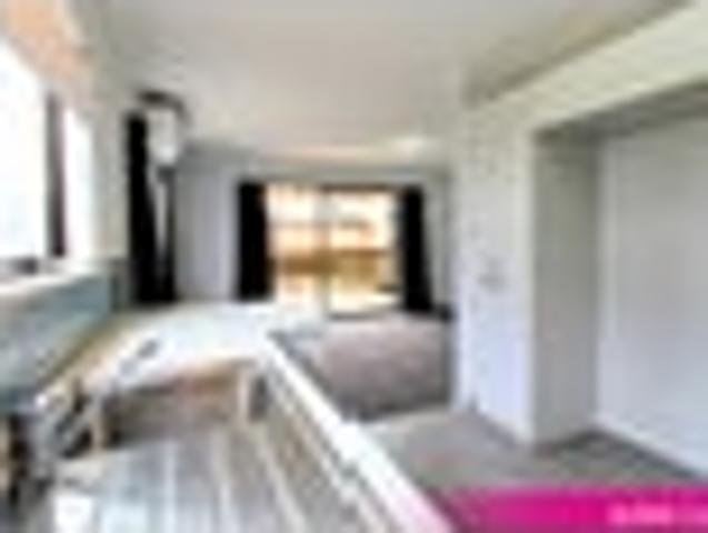 Townhouse for rent in Otakou