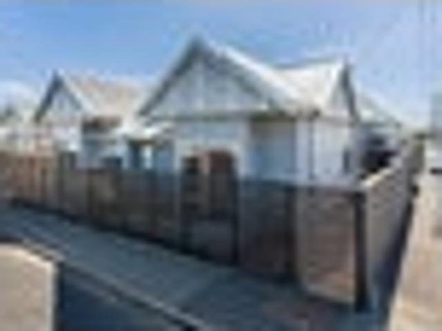 Townhouse for rent in Otakou