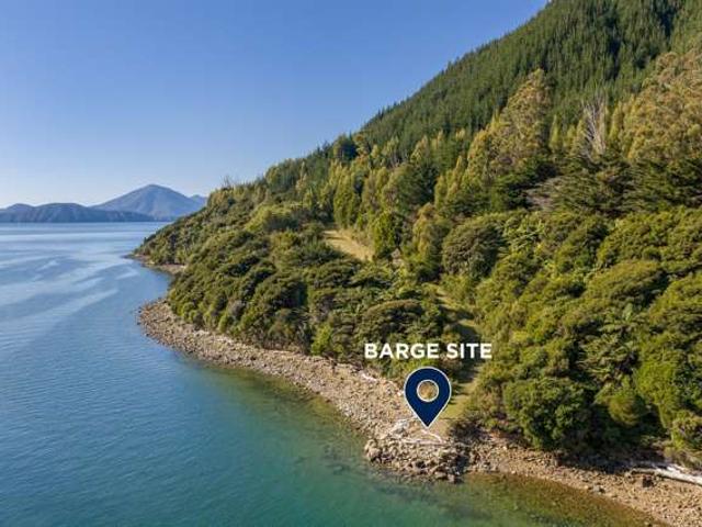 Property for sale in Marlborough