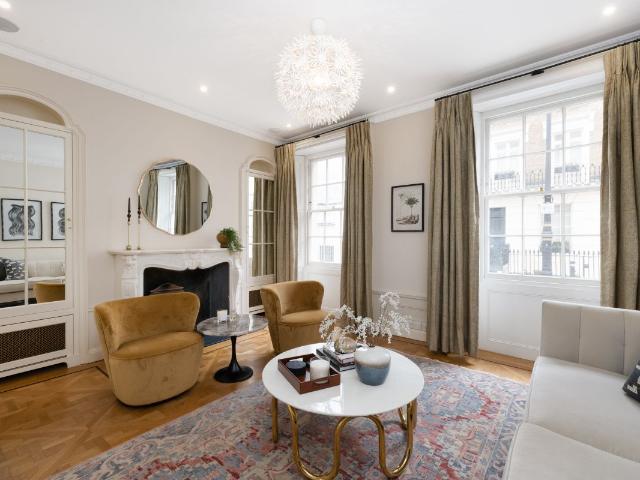 House for rent in Belgravia, Greater London