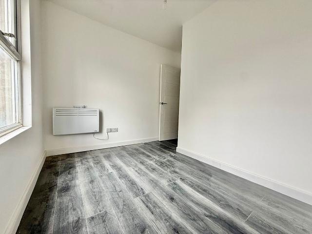 Room for rent in Plashet, Greater London