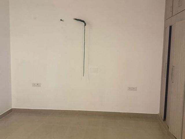 Commercial for rent in Deri