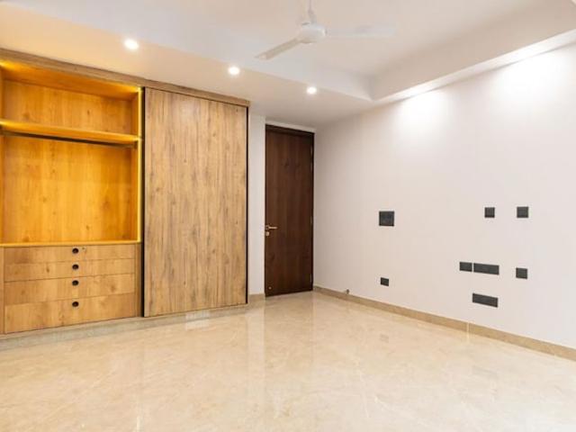 Flat for rent in Deri