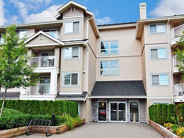 Condo for sale in Surrey, British Columbia