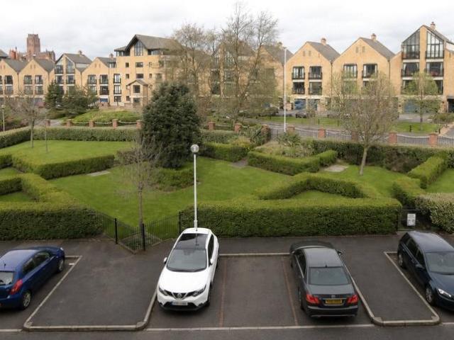 Apartment for rent in Calderstones
