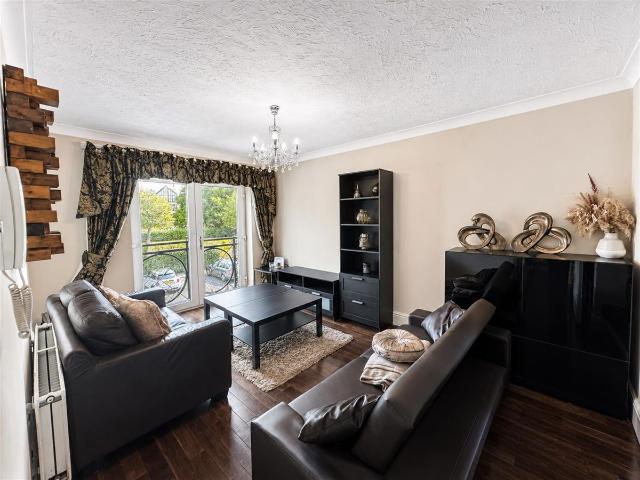 Apartment for rent in Calderstones
