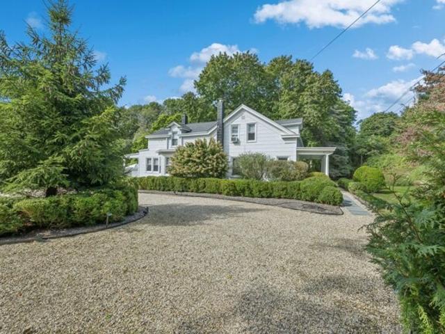 House for sale in Shelter Island