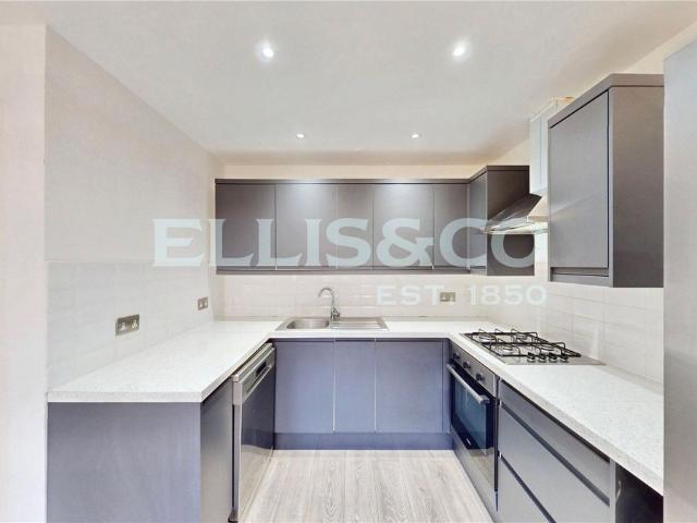 Apartment for rent in Preston, Greater London