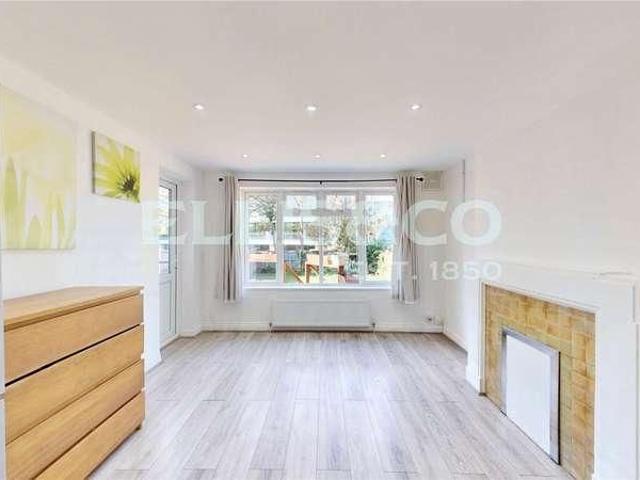 Apartment for rent in Preston, Greater London