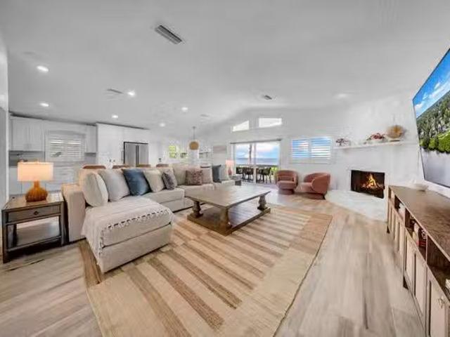 Apartment for rent in Crystal Beach, Florida