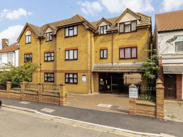 Apartment for rent in South Harrow, Greater London